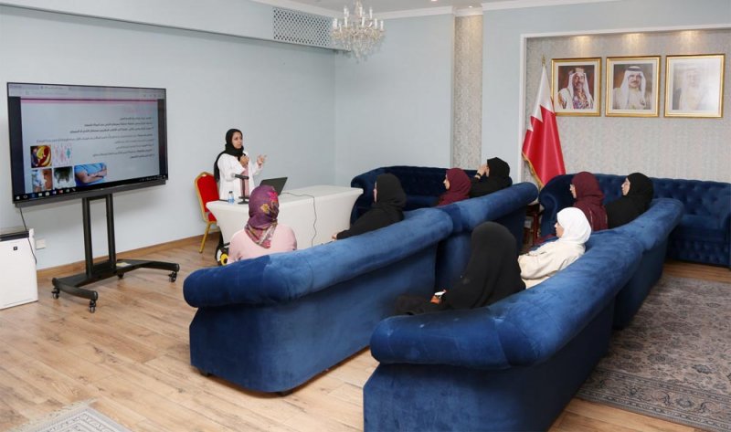 محافظة العاصمة تنظم محاضرة للتوعية بسرطان الثدي