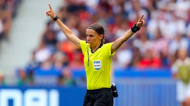 التحكيم النسائي.. سابقة تاريخية في كأس العالم 2022