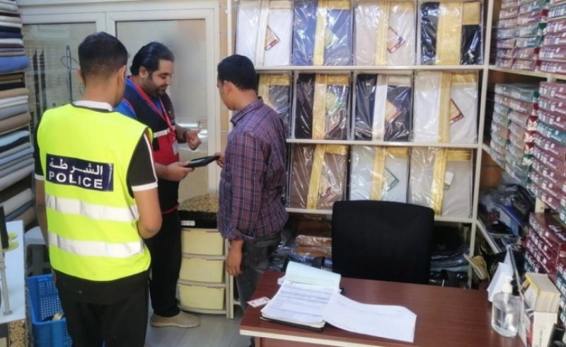 حملة تفتيش.. ضبط عدد من المخالفات التي تتعلق بأحكام قانون "سوق العمل" و"الإقامة"