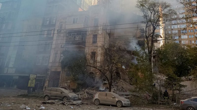 روسيا تقصف البنية التحتية بأوكرانيا.. والهدف منشآت الطاقة