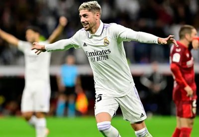 ريال مدريد يعزز صدارته بثلاثية في إشبيلية