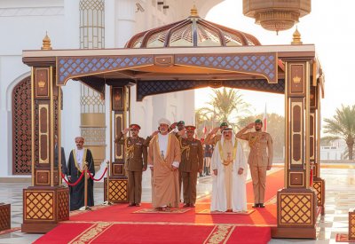 جلالة الملك المعظم يعقد جلسة مباحثات مع سلطان عمان.. وتوقيع عدد من الاتفاقيات