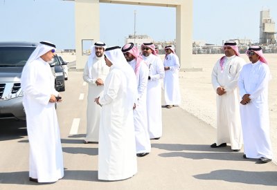 وزير والتجارة وسفير البحرين لدى الولايات المتحدة يقومان بزيارة منطقة التجارة الأمريكية بمدينة سلمان الصناعية
