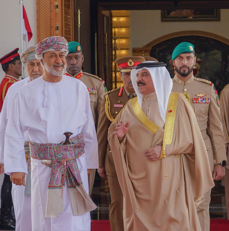 جلالة الملك المعظم وجلالة سلطان عمان يستعرضان الروابط التاريخية والتعاون الأخوي