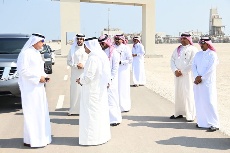 وزير والتجارة وسفير البحرين لدى الولايات المتحدة يقومان بزيارة منطقة التجارة الأمريكية بمدينة سلمان الصناعية