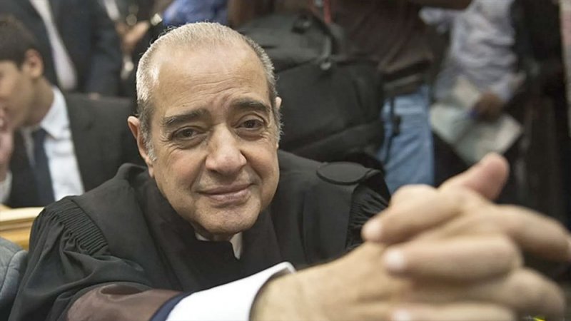 محامي "القضايا الجدلية".. من هو فريد الديب؟