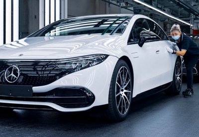 أرباح مرسيدس تتضاعف إلى 4 مليارات دولار في الربع الثالث