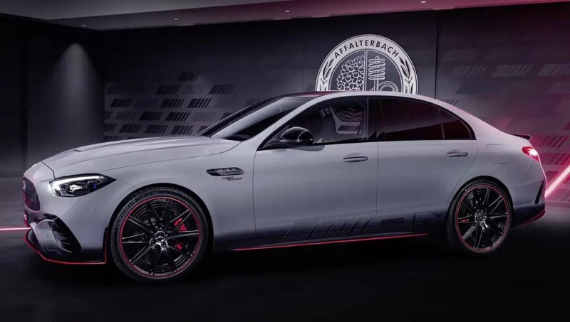 عودة مرسيدس AMG C63 S E PERFORMANCE