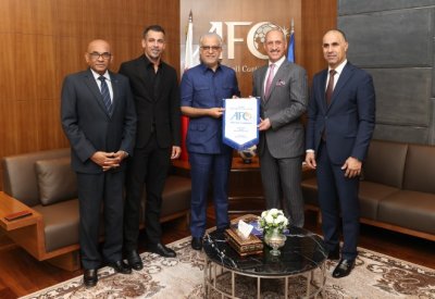 رئيس الاتحاد الآسيوي لكرة القدم: حريصون على مساندة الخطط التطويرية للكرة العراقية