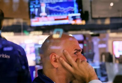 أكثر من 200 مليار دولار تتبخر من "وول ستريت".. لهذه الأسباب