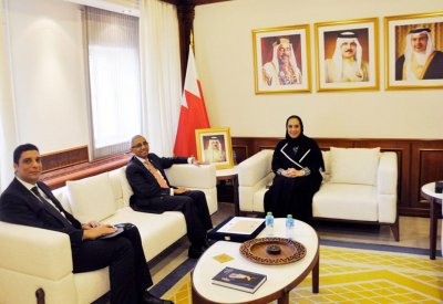 وزيرة الإسكان والتخطيط العمراني تستقبل السفير المصري