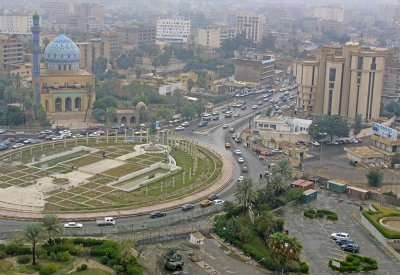 كاد يفقد إحدى عينيه.. معلم يعتدي بوحشية على طالب بالعراق