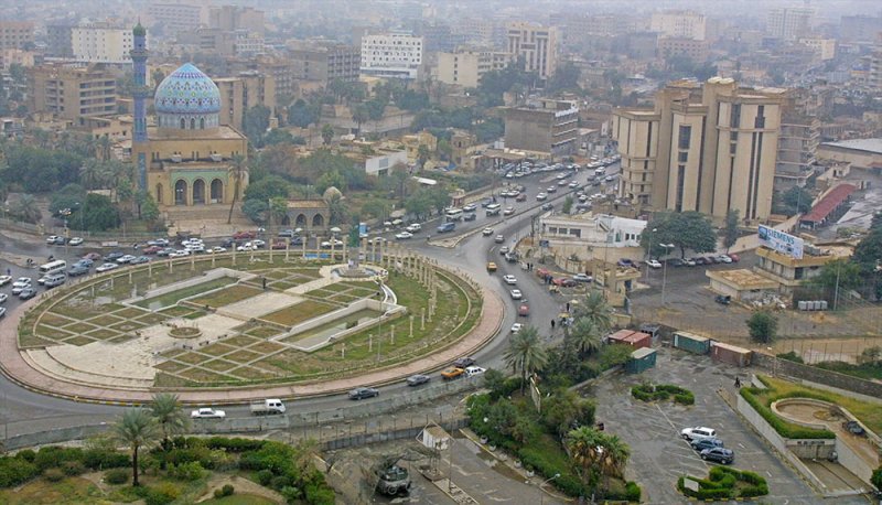 كاد يفقد إحدى عينيه.. معلم يعتدي بوحشية على طالب بالعراق