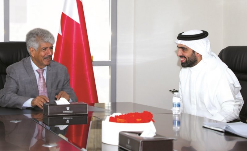 السيد يلتقي مدير الجهاز الإداري للصندوق الملكي لشهداء الواجب