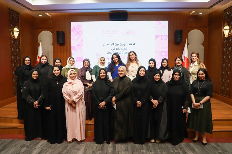 ندوة توعوية بسرطان الثدي بالتعاون مع مستشفى الملك حمد الجامعي