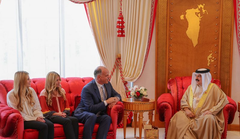 جلالة الملك المعظم يستقبل سمو رئيس اللجنة الأولمبية الأردنية