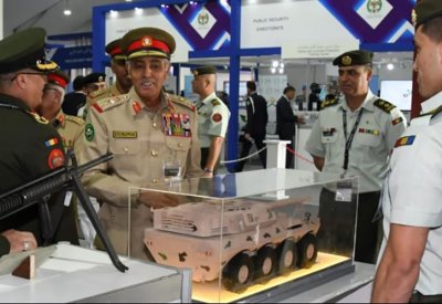 رئيس هيئة الأركان يحضر فعاليات معرض ومؤتمر معدات العمليات الخاصة سوفكس 2022