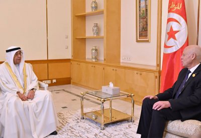 سمو الشيخ محمد بن مبارك آل خليفة يقوم بزيارة فخامة رئيس الجمهورية التونسية الشقيقة بمقر إقامته