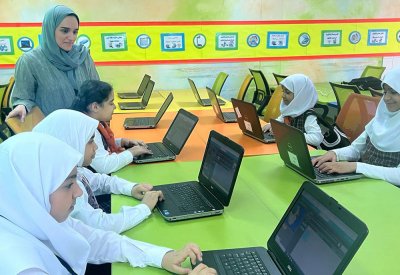 341 طالبة يتميزن رقمياً بجهود الاختصاصية "رقية"