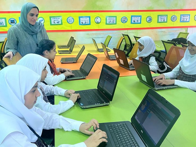 341 طالبة يتميزن رقمياً بجهود الاختصاصية "رقية"
