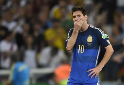 ميسي يكشف عن معاناته النفسية بعد خسارة نهائي كأس العالم