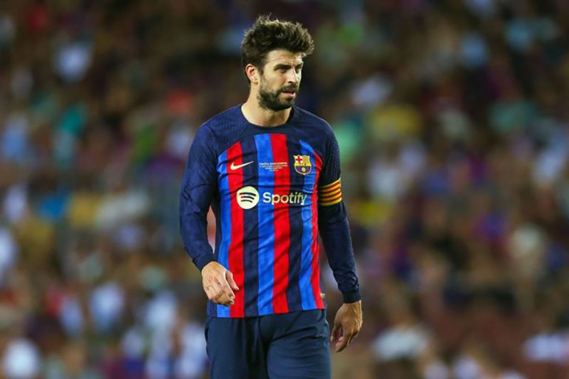 بيكيه معلنا اعتزاله: انتهت رحلتي مع برشلونة