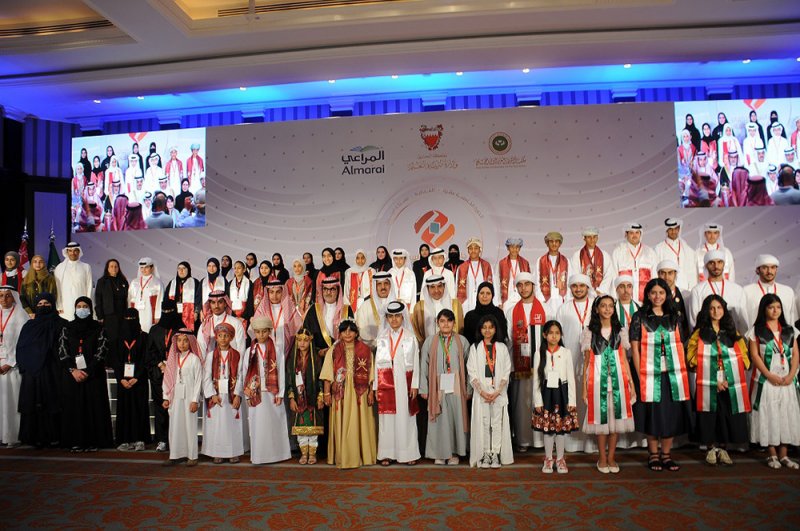 منح 84 طالباً وطالبة جائزة التفوق الدراسي