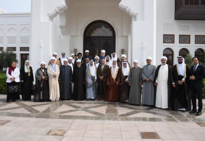 بالصور: المجلس الأعلى للشؤون الإسلامية يجتمع مع شيخ الأزهر الشريف