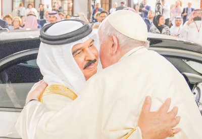 قداسة بابا الفاتيكان يعرب عن شكره وتقديره لملك البلاد المعظم والعائلة المالكة الكريمة على حفاوة الاستقبال والترحيب ويشيد بالتعايش والتسامح في مملكة البحرين
