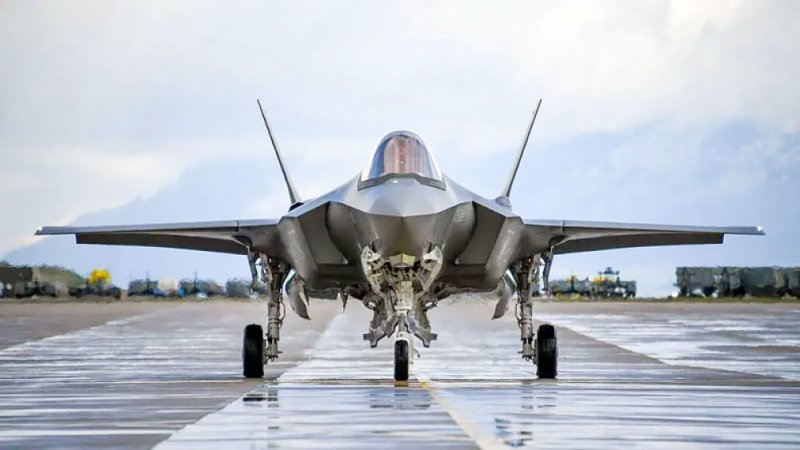 رصد طائرات حربية يصاعد التوتر بين الكوريتين