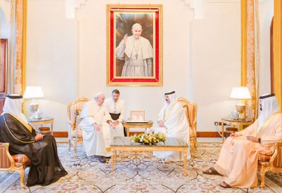 جلالة الملك المعظم يزور قداسة البابا فرنسيس بابا الفاتيكان في مقر إقامته