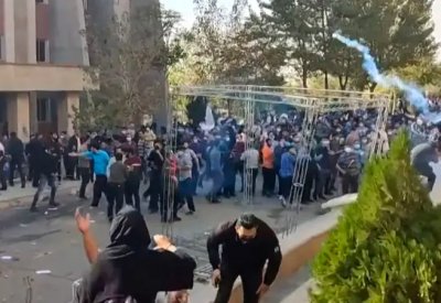 باقون حتى إسقاط النظام.. دعوات جديدة للتظاهر في إيران