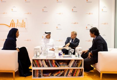 خلال فعاليات الدورة الـ 41 من "الشارقة الدولي للكتاب"