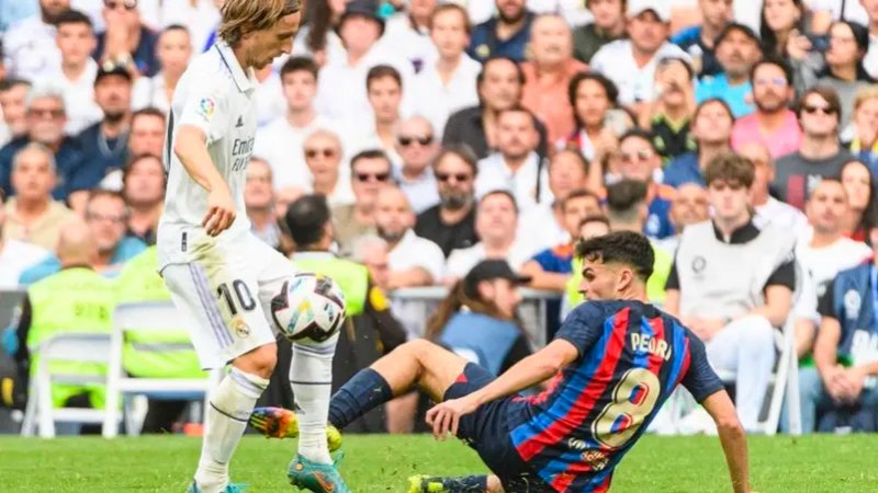 بيدري: أردت ريال مدريد.. ولا يمكن رفضه لعظمته