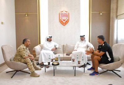 رئيس اتحاد الكرة يجتمع مع مدرب المنتخب الأول