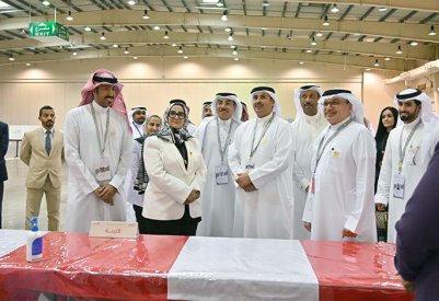 وزيرا الصحة والعدل يتفقدان جاهزية "مركز البحرين للمعارض" لاستقبال الناخبين المصابين بفيروس كورونا يوم الاقتراع