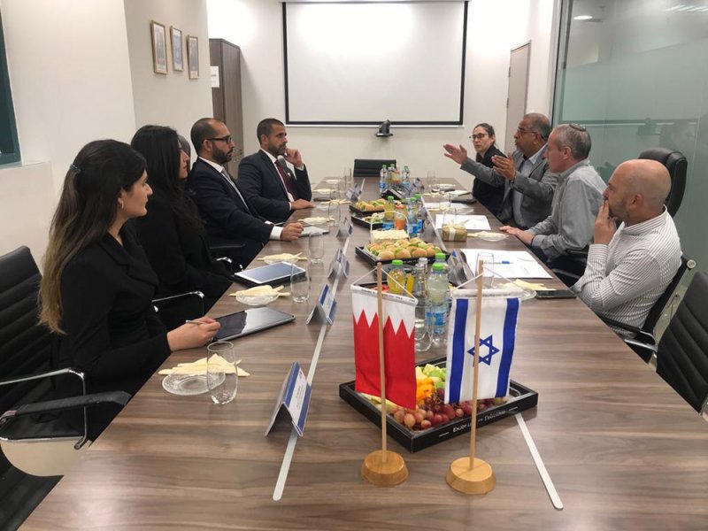 المؤيد يجتمع مع وزير الثقافة والرياضة الإسرائيلي ويبحث معه التعاون المشترك 
