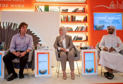 خلال جلسة حوارية في "الشارقة الدولي للكتاب 41" "مواقع التواصل الاجتماعي" تمثّل التحدي الأكبر للرواية إيجاباً وسلباً ​