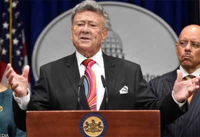 رغم وفاته منذ شهر.. أعيد انتخابه بغالبية ساحقة