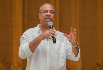الحمدان عضوا في لجنة تحكيم أيام قرطاج المسرحية