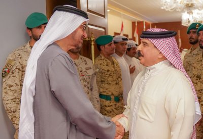 جلالة الملك المعظم في مقدمة مودعي سمو رئيس دولة الامارات العربية المتحدة لدى مغادرته البلاد