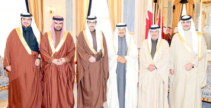 الأمير الراحل خليفة بن سلمان... مسيرة وطن