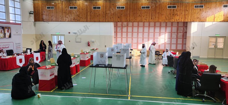 ممثلي المرشحين في الدائرة 11 يتاكدون من خلو صناديق من الاوراق