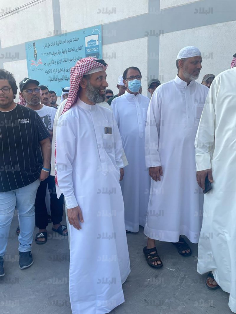 ناخب يمازح المنظمين: متى افتح يا سمسم