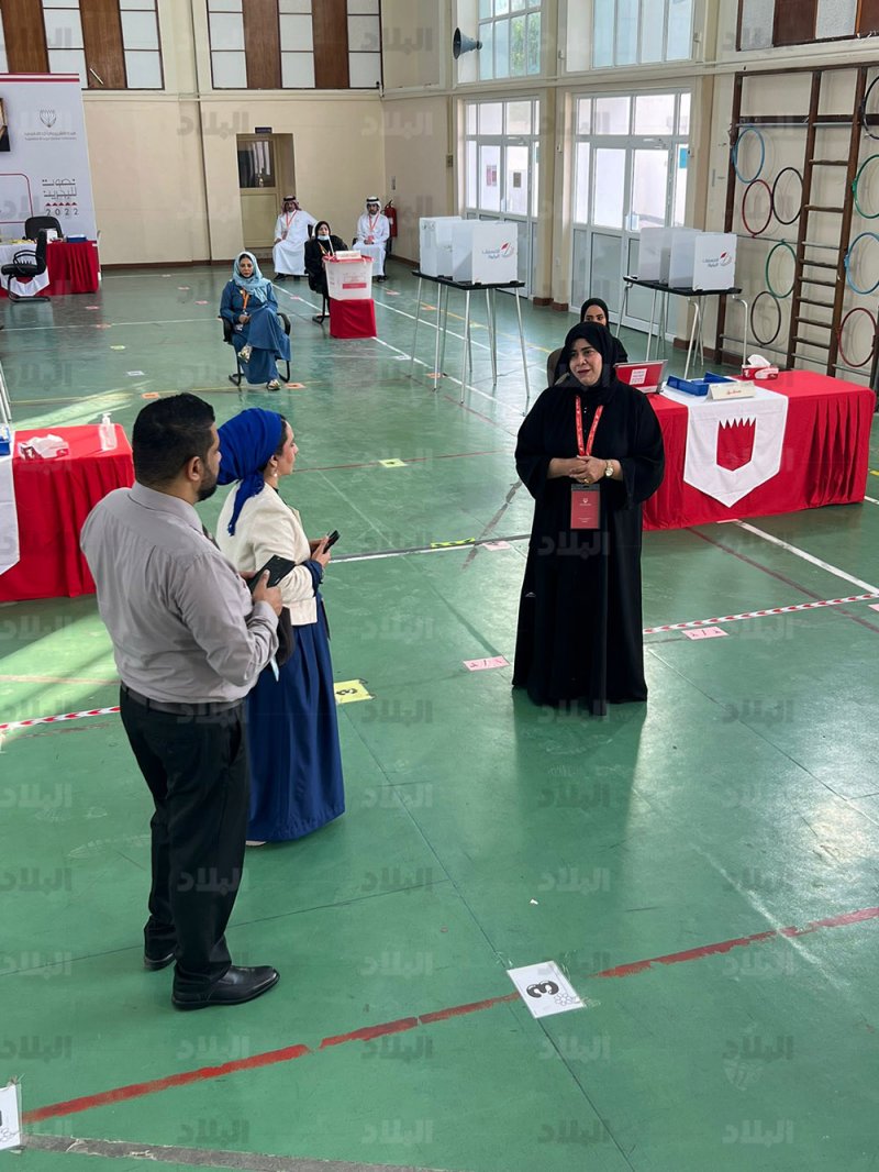منع التصوير واجراء اللقاءات بمركز اقتراع اولى العاصمة