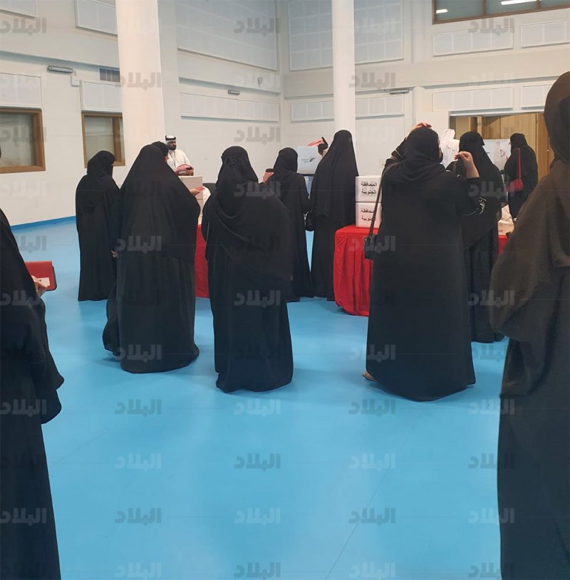حضور نسائي كثيف على التصويت في ثامنة الجنوبية