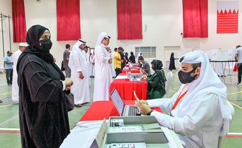 مواطنون: اليوم هو تاريخ مشهود لمملكة البحرين لممارسة الحق الدستوري في الانتخاب واختيار ممثلين للشعب