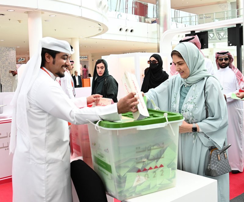 الأنصاري: مشاركة المرأة في الانتخابات الحرة مظهر من مظاهر البحرين الحضارية