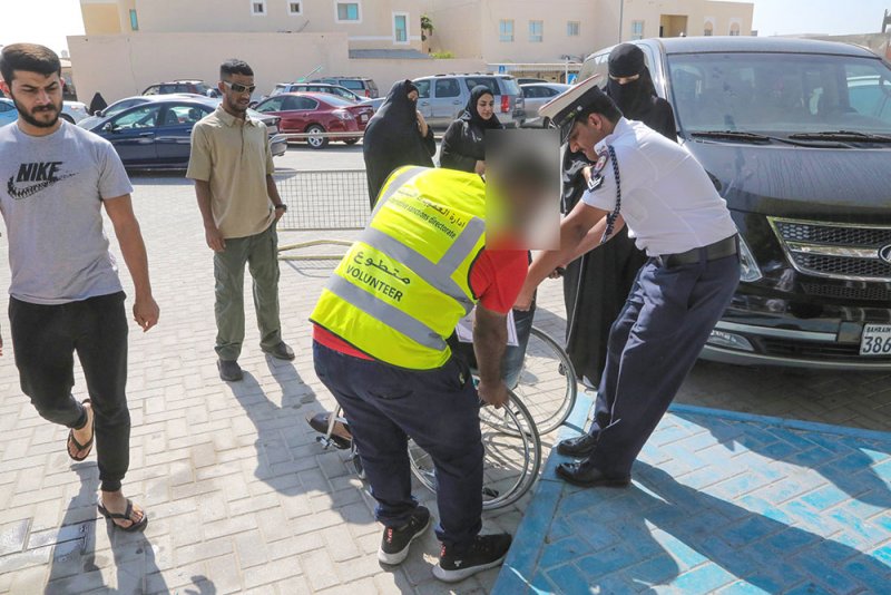 عدد من المستفيدين من "العقوبات البديلة" يشاركون في تنظيم الانتخابات ومساعدة رجال الأمن