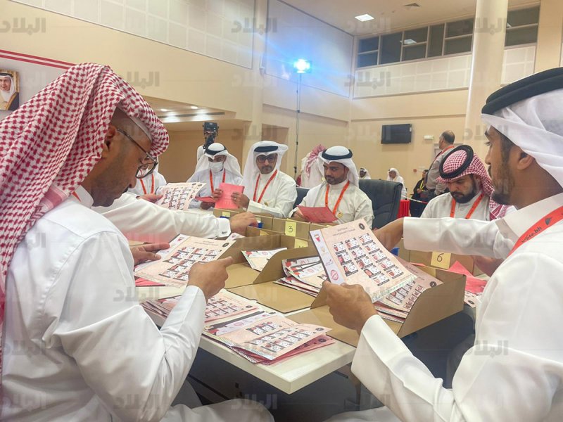بالفيديو: استمرار عملية فرز أصوات الناخبين في مختلف محافظات البحرين